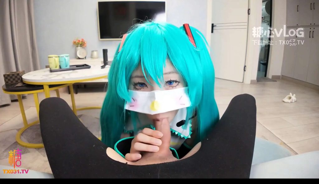 可爱妹妹初音自慰被发现主动求入 (3)